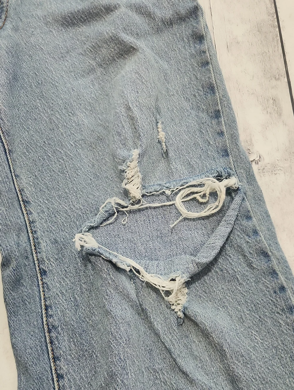 Levis Girls Size 10 High Rise Baggy Light Wash Distressed Adjustable Waist Jeans